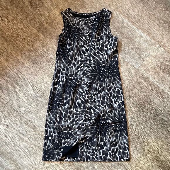 Ann Taylor Petite Floral Sleeveless 0P - Picture 3 of 7